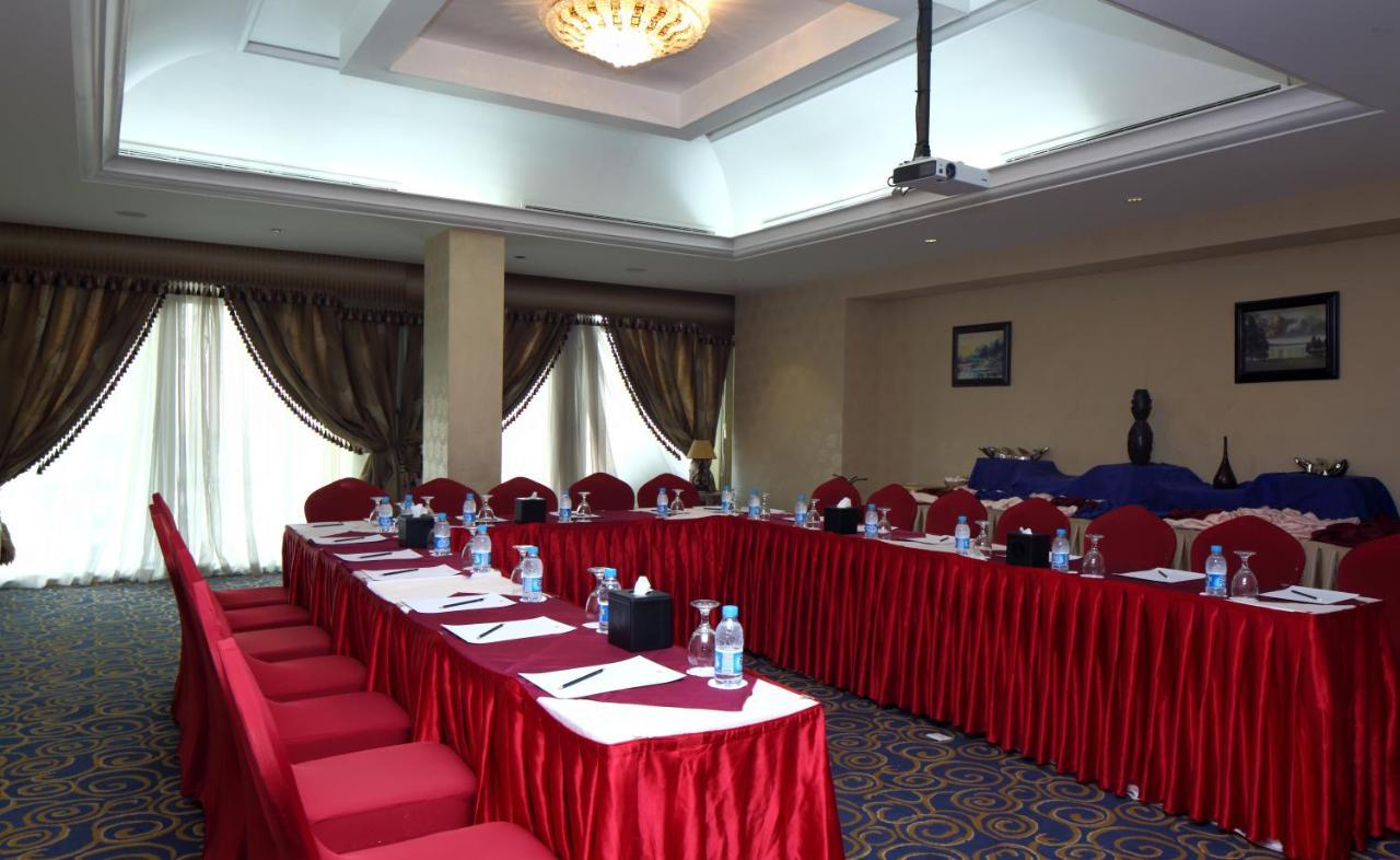 Ramada Riyadh Hotel Екстериор снимка