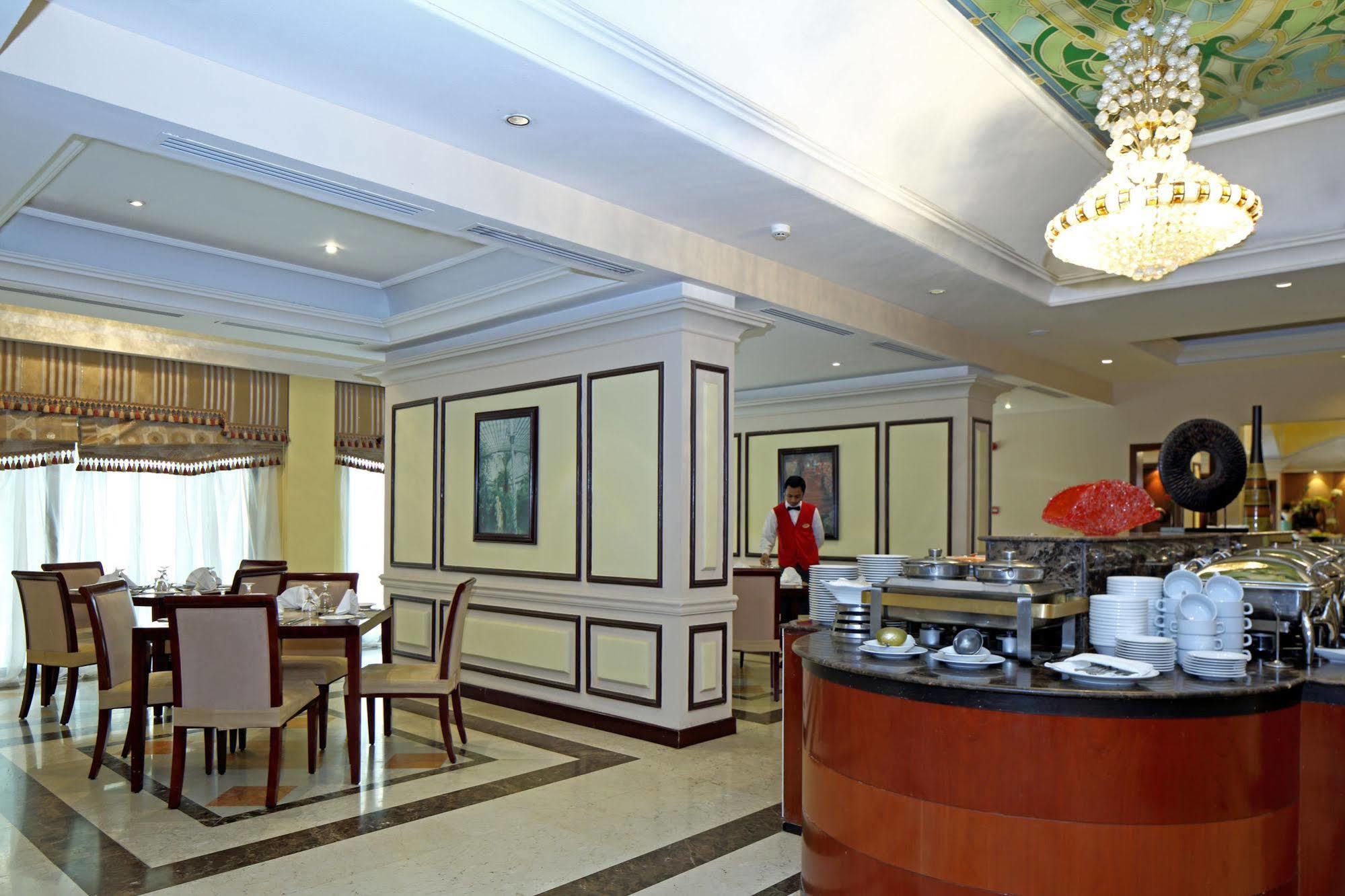 Ramada Riyadh Hotel Екстериор снимка