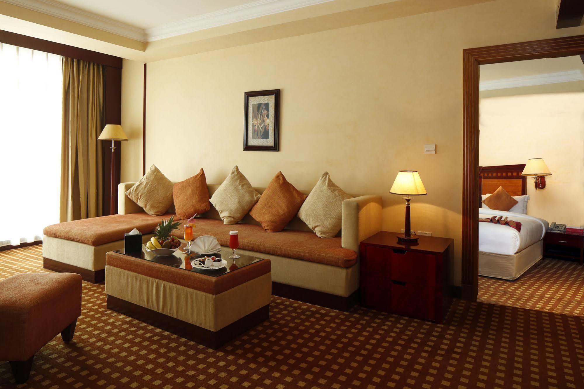 Ramada Riyadh Hotel Екстериор снимка