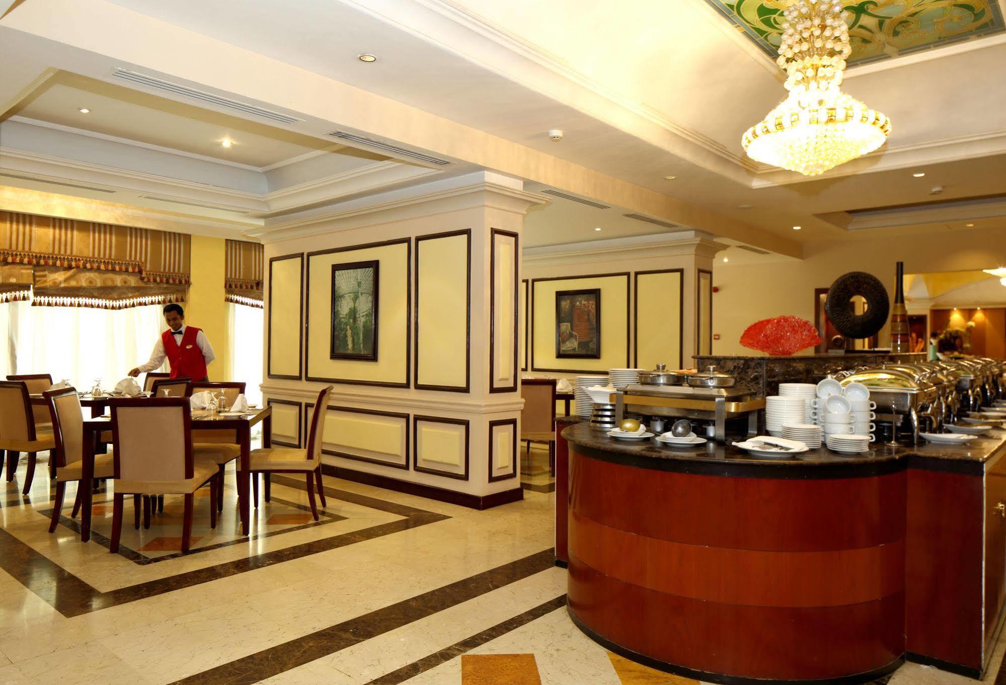 Ramada Riyadh Hotel Екстериор снимка